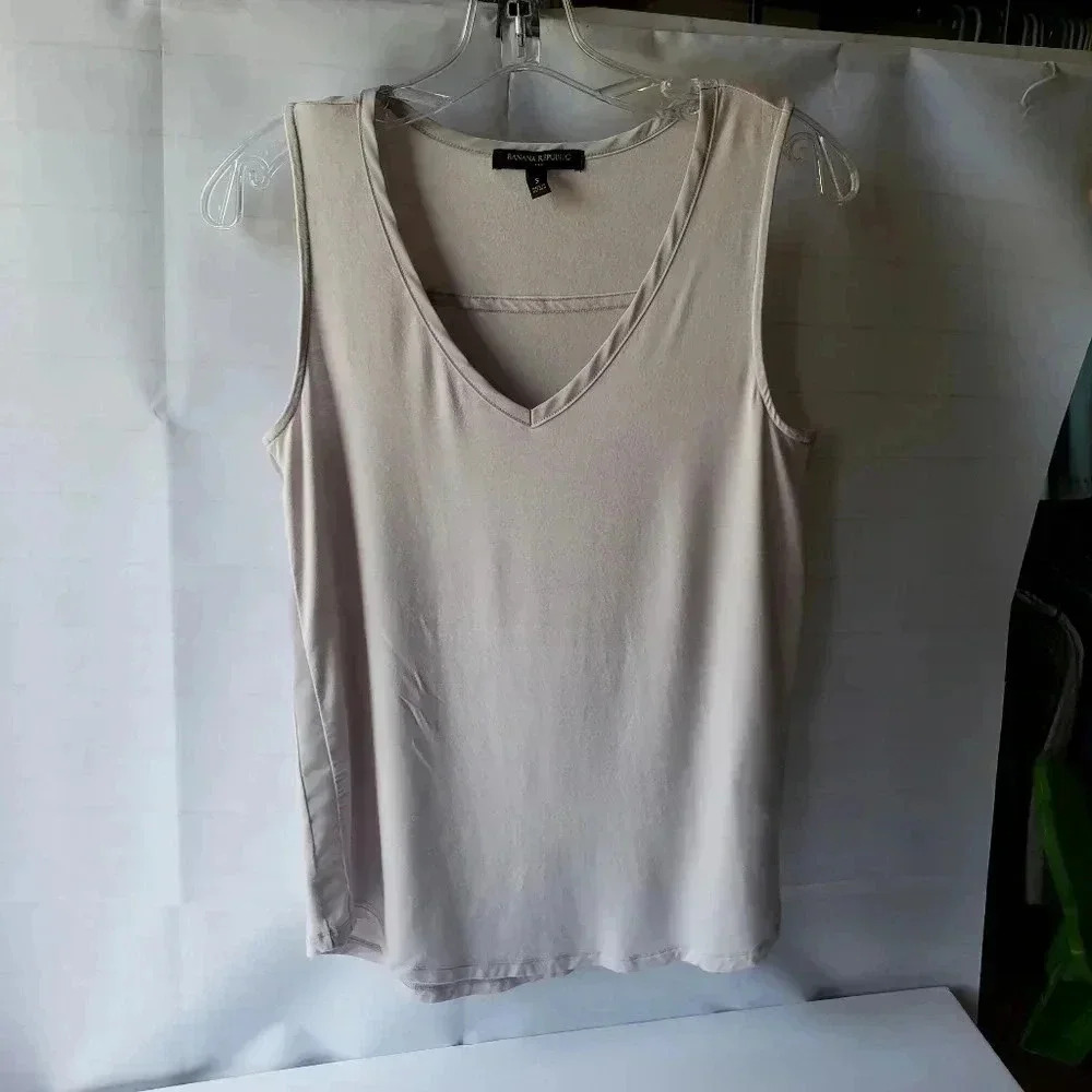 Banana Republic women tank top silver size S